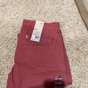 Men’s Levi’s chino pants